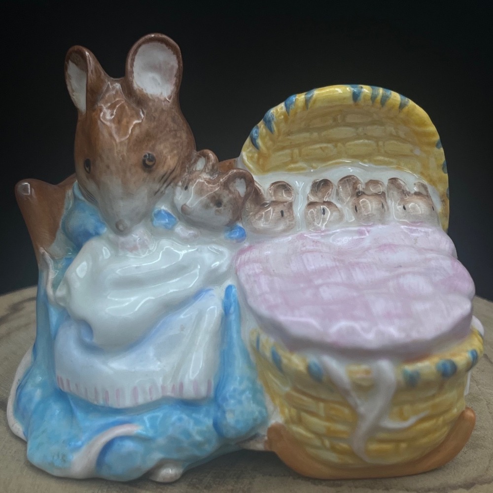 Beatrix‎ Potter's Hunca Munca mouse figurine made in England